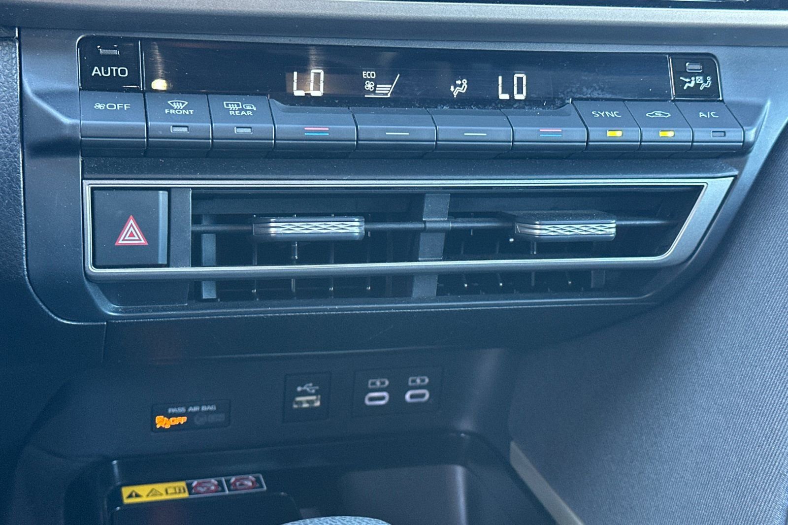 Used 2025 Toyota Camry LE image 22