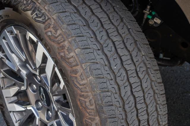 Used 2025 Chevrolet Suburban Z71 AWD/4WD image 14