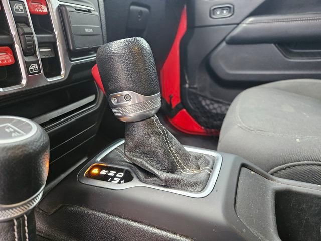 Used 2020 Jeep Wrangler Unlimited Sahara image 24