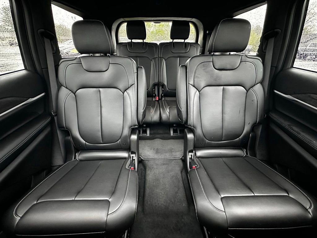 Used 2025 Jeep Grand Cherokee L Limited w/ Black Appearance Package AWD/4WD image 55