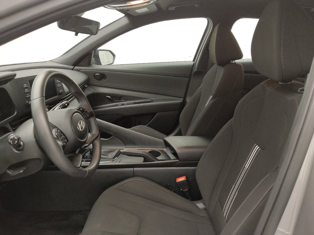 Used 2025 Hyundai Elantra Sport FWD image 17