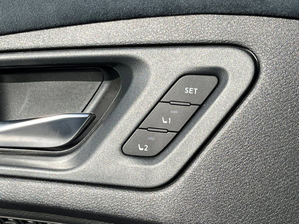 Certified 2024 Nissan Ariya AWD image 15