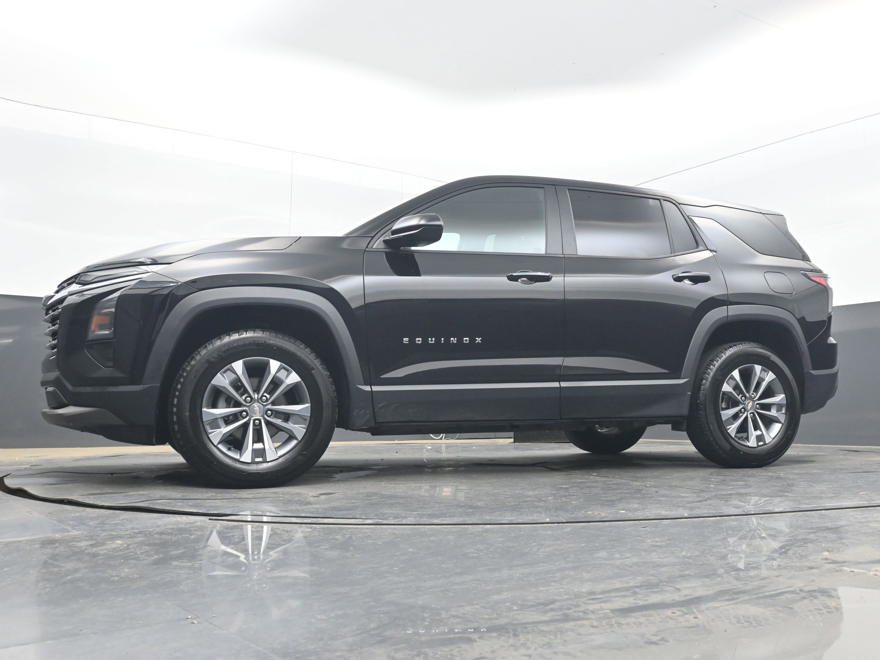 Used 2025 Chevrolet Equinox LT image 27