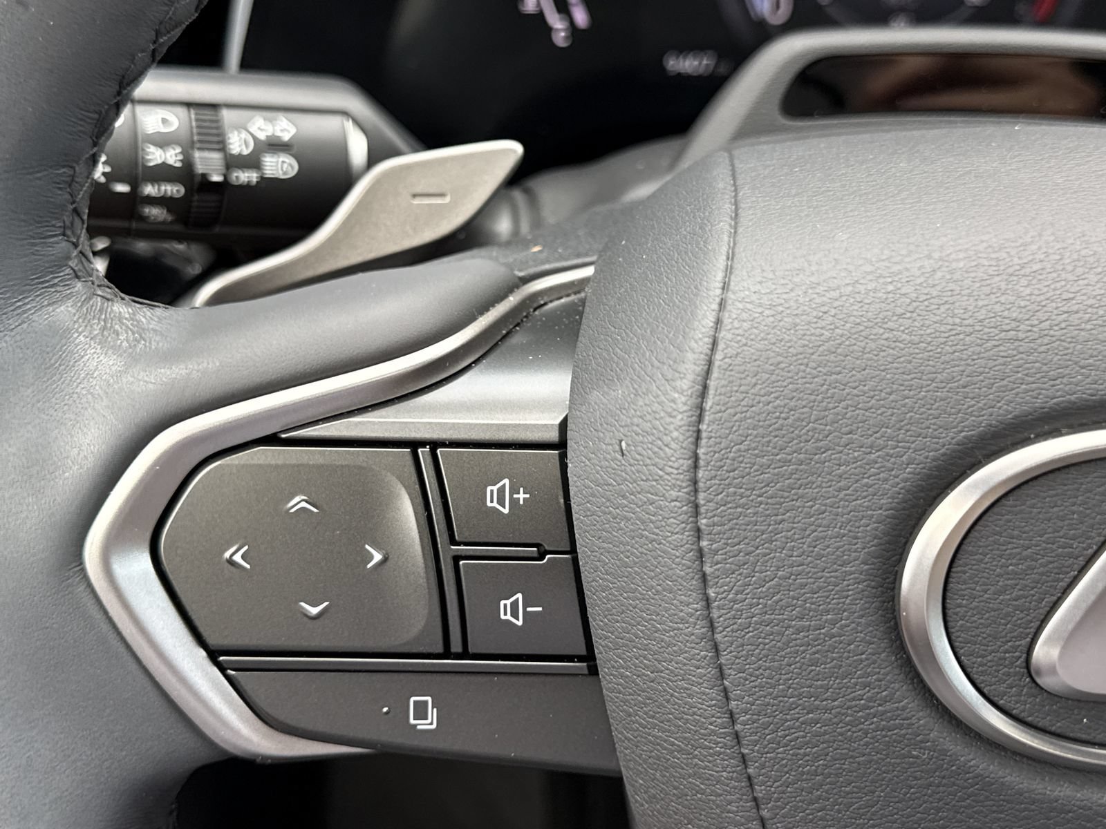 Used 2024 Lexus RX 350 Premium Plus w/ Convenience Package FWD image 20