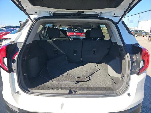 Used 2023 GMC Terrain SLE image 6