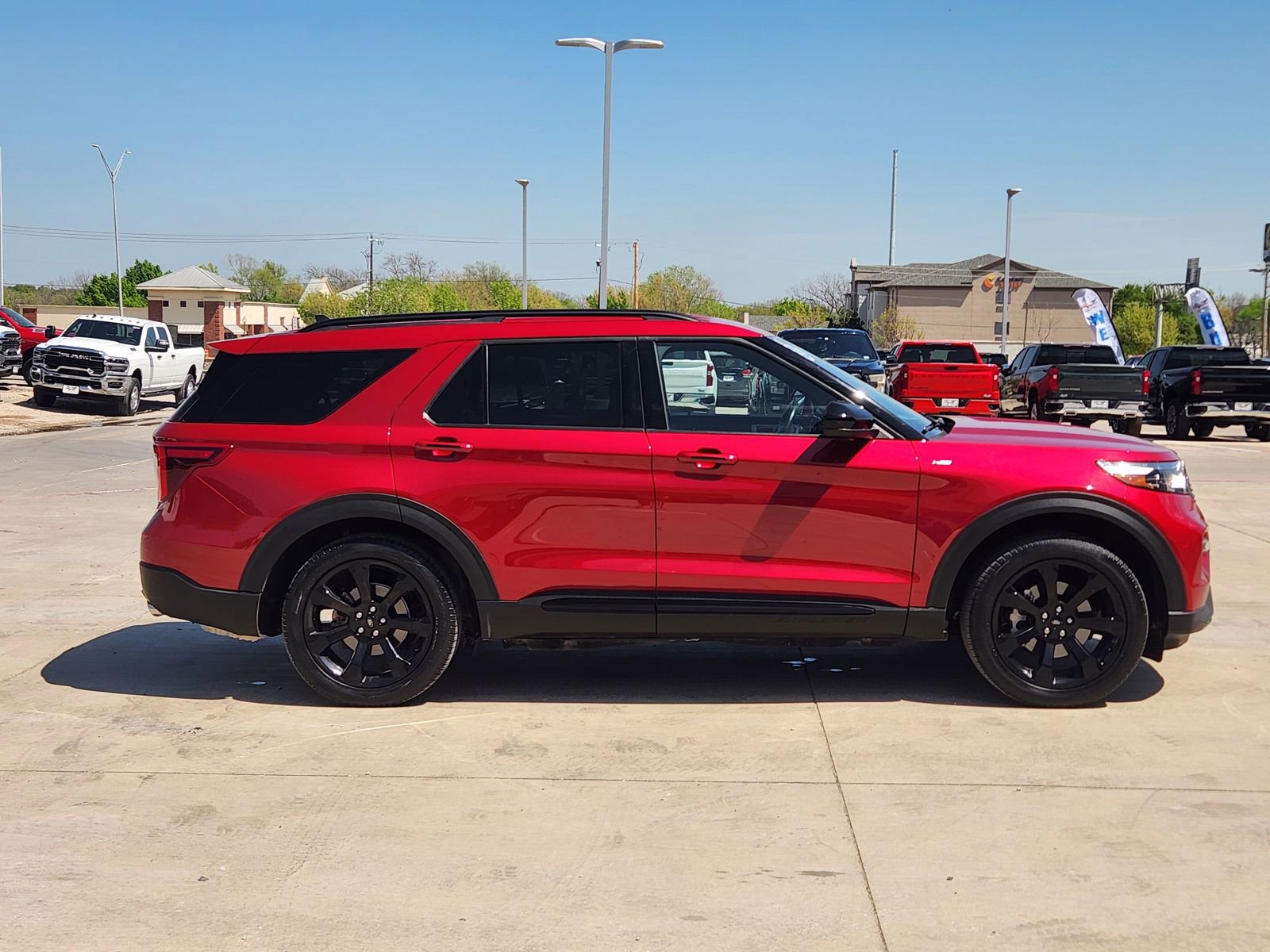 Used 2024 Ford Explorer ST-Line w/ Class IV Trailer Tow Package image 7