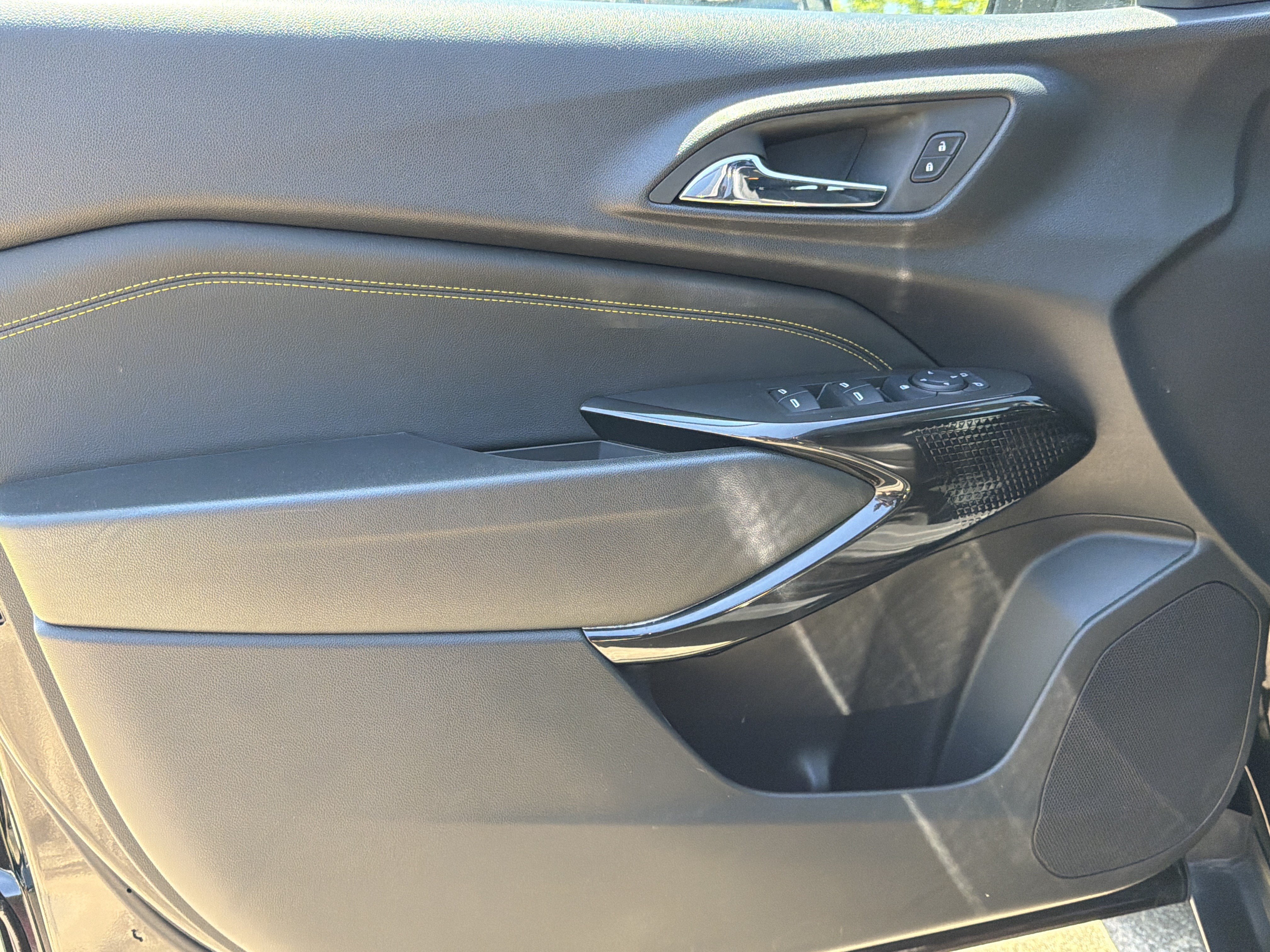 Used 2024 Chevrolet Trax LT FWD image 10