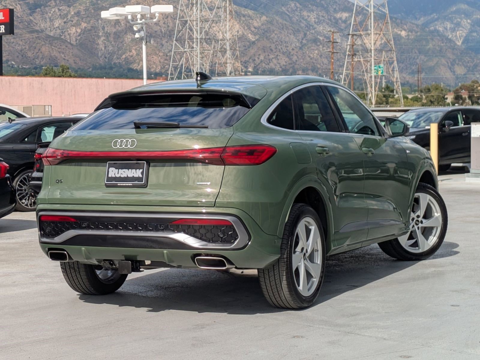 Used 2025 Audi Q5 Premium Plus w/ Premium Plus image 4