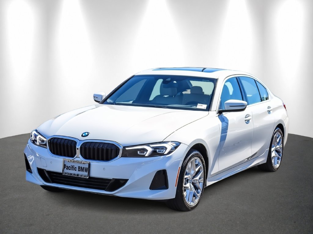 Used 2026 BMW 330i Sedan w/ Premium Package RWD image 3