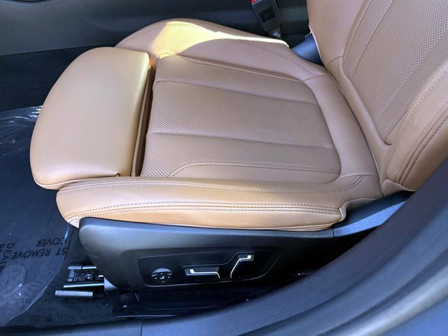 Used 2025 BMW 330i Sedan image 18