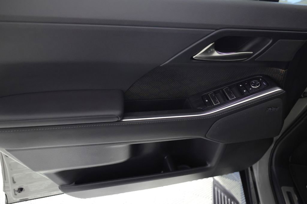 Used 2026 Lexus GX 550 w/ Accessory Package (31) AWD/4WD image 19