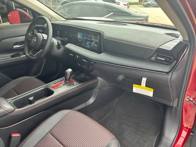Used 2025 Nissan Kicks SR FWD image 11