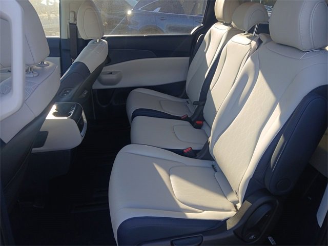 New 2026 Kia Carnival EX image 22