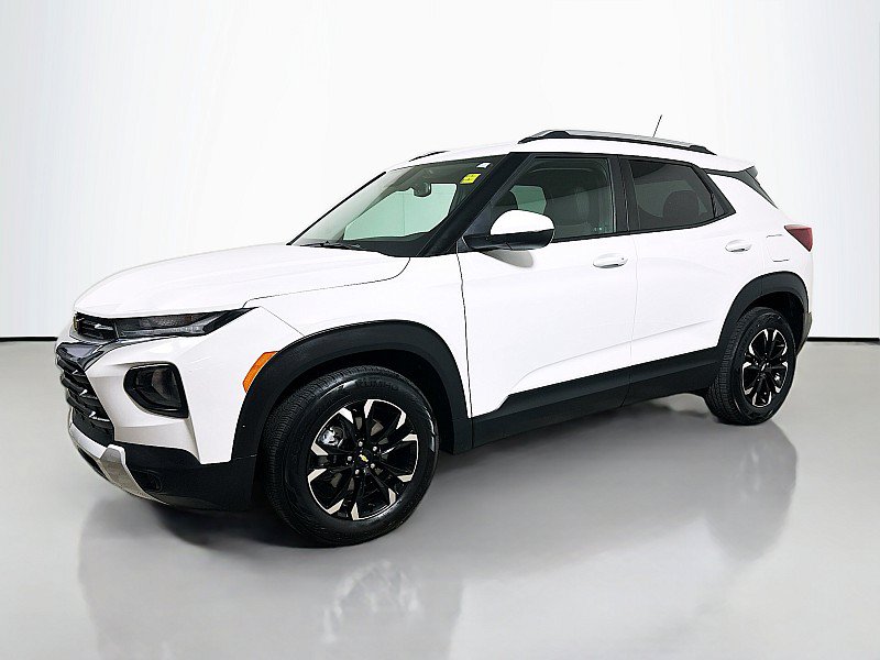 Used 2022 Chevrolet TrailBlazer LT w/ Convenience Package FWD image 3
