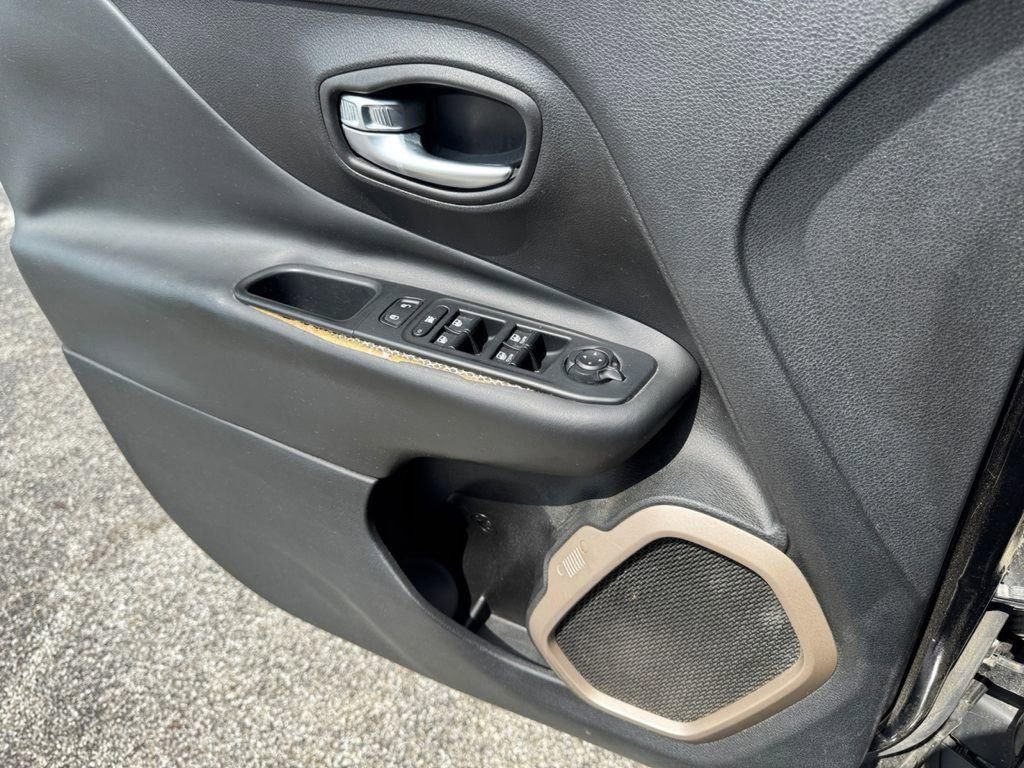 Used 2015 Jeep Renegade Limited w/ Safety & Security Group I AWD/4WD image 24