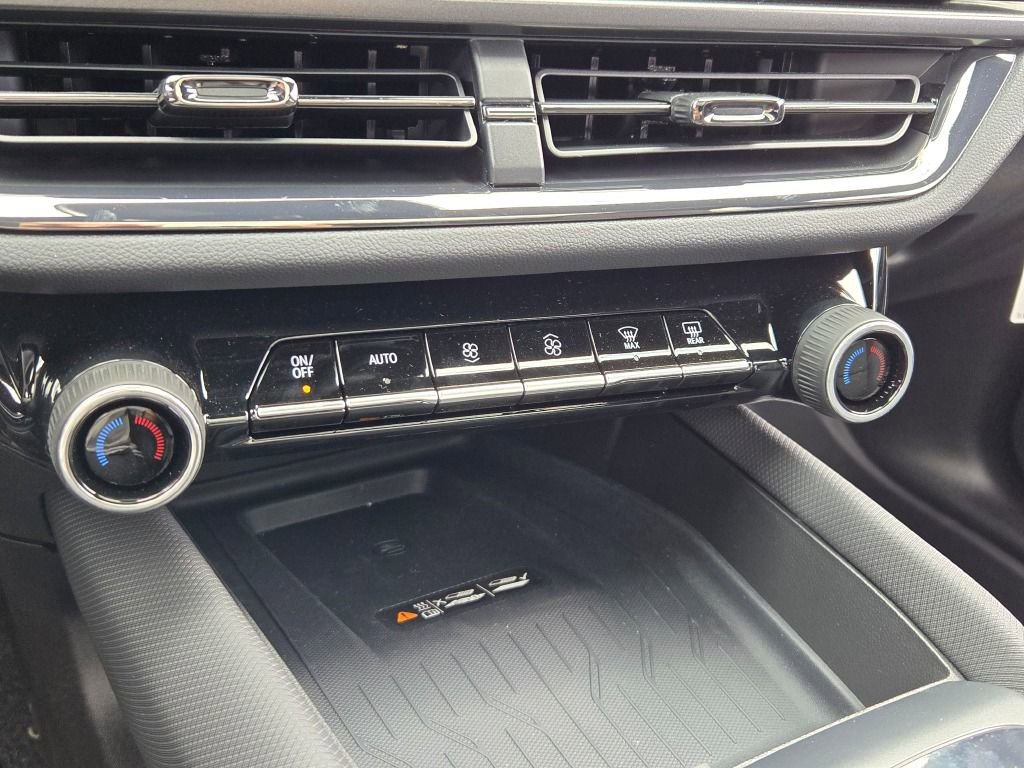 New 2025 Chevrolet Equinox EV RS w/ Convenience Package II image 26