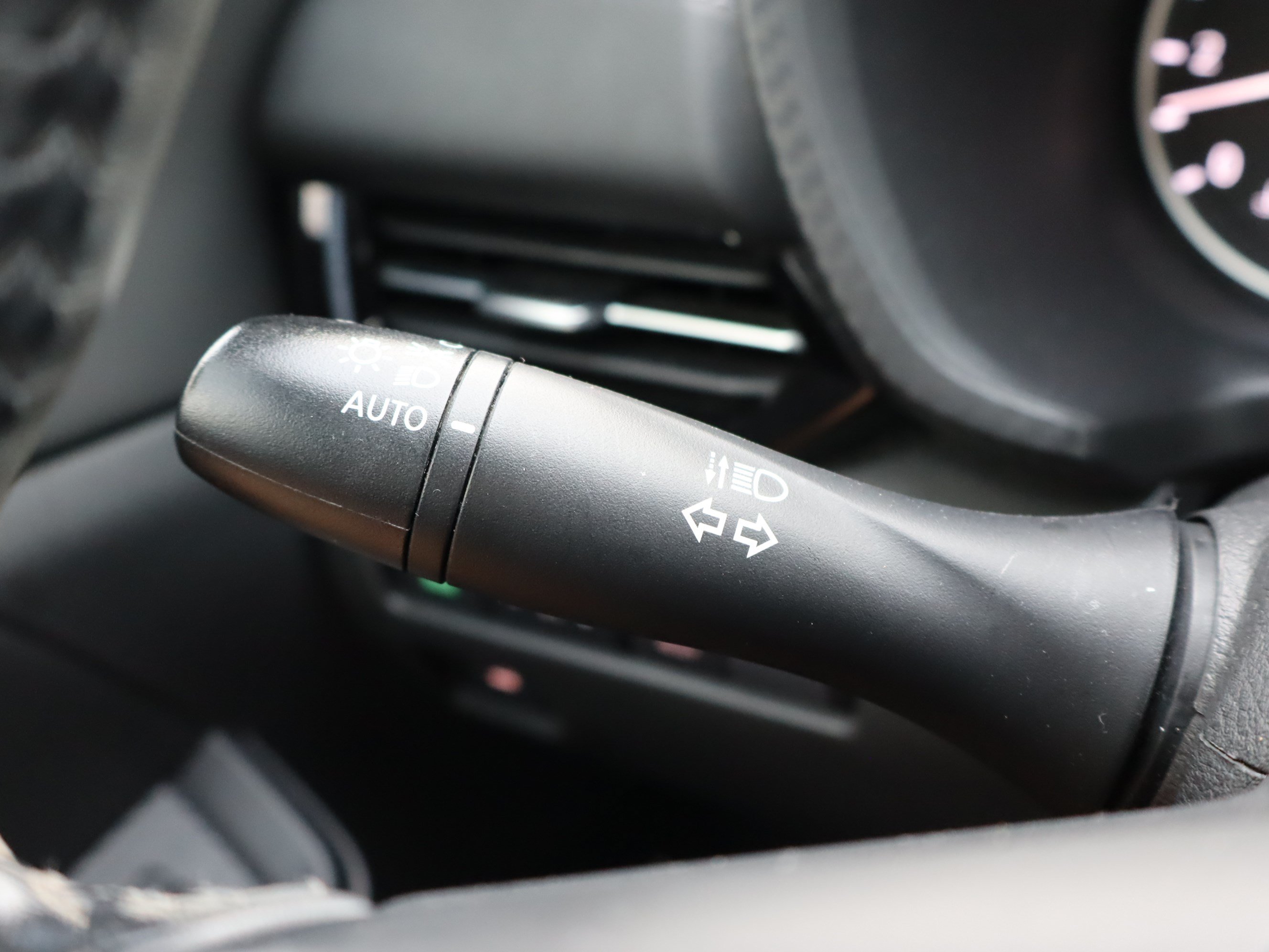 Used 2020 Nissan Sentra SV FWD image 21