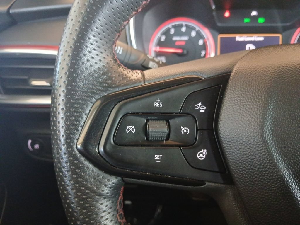 Used 2023 Chevrolet TrailBlazer RS w/ Sun and Liftgate Package FWD image 36