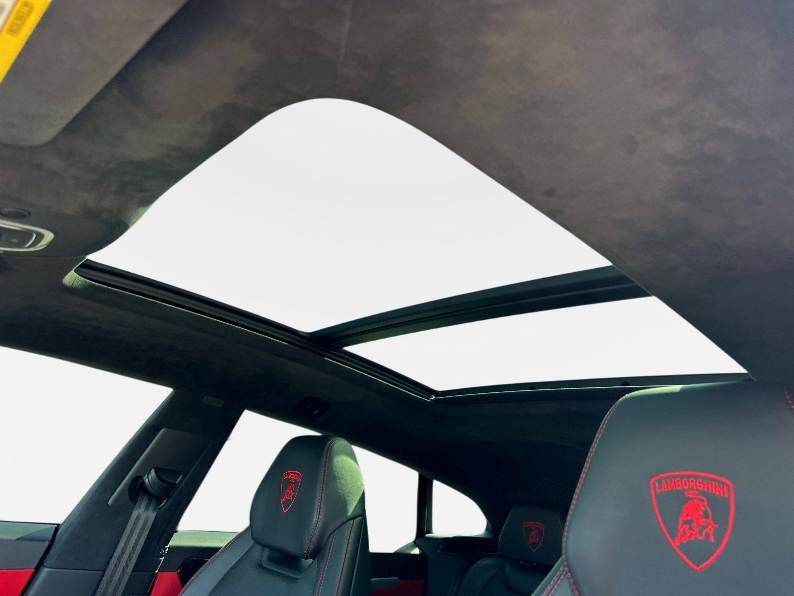 Used 2022 Lamborghini Urus image 24