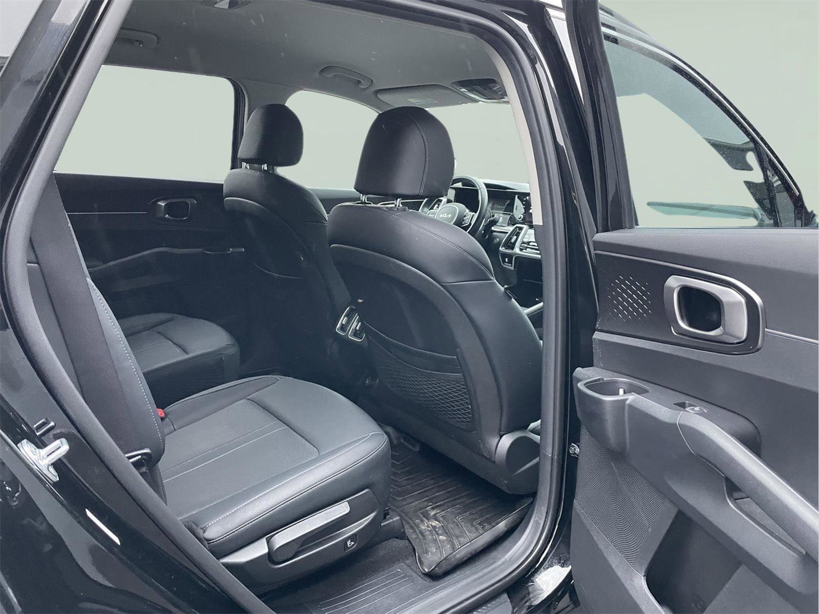Used 2023 Kia Sorento EX image 17