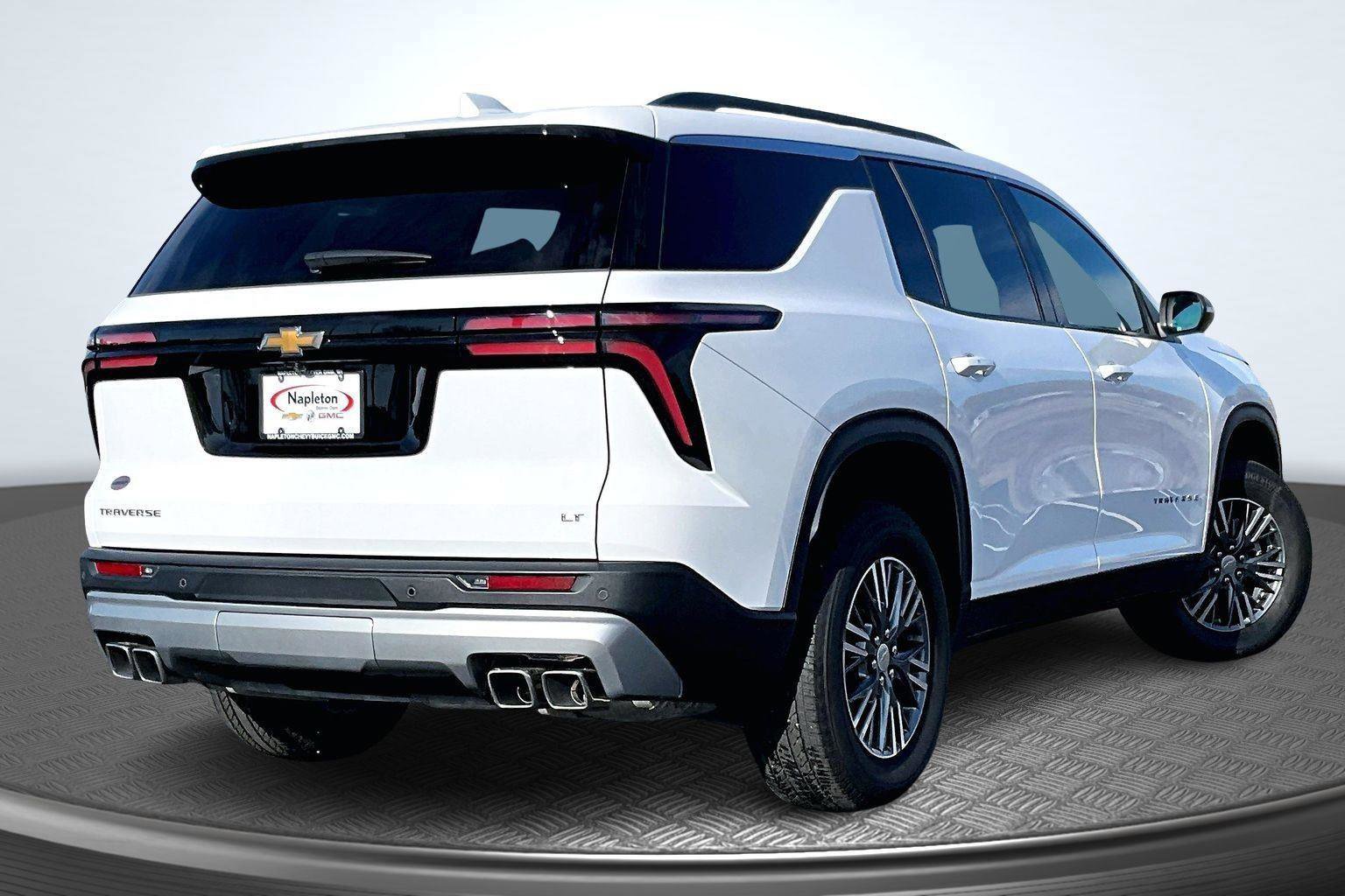 Used 2024 Chevrolet Traverse LT w/ LPO, Floor Liner Package image 2