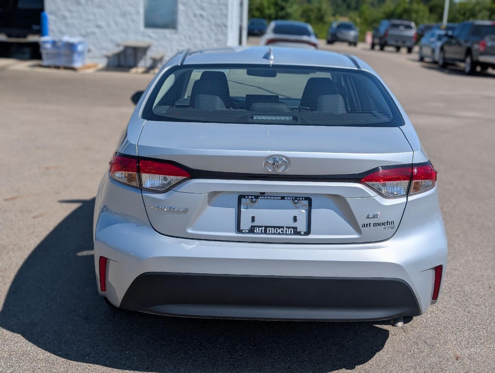 Used 2024 Toyota Corolla LE FWD image 4