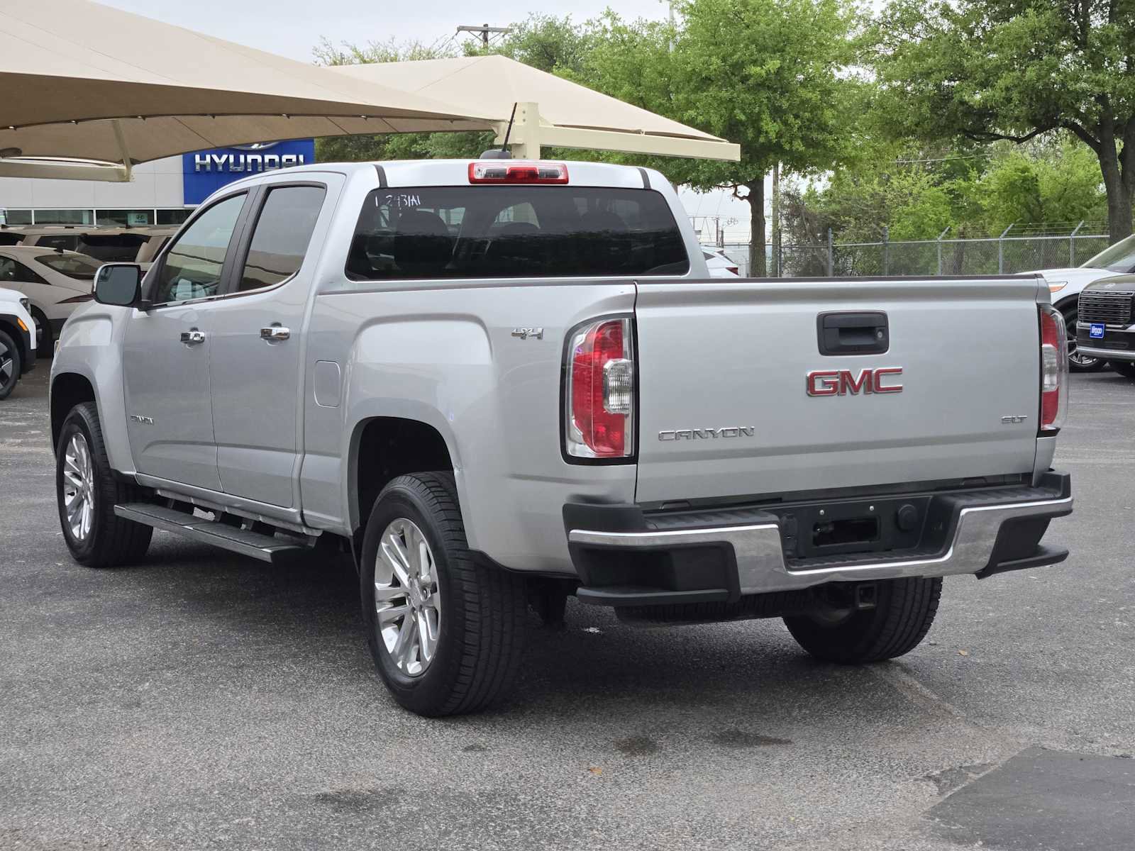 Used 2015 GMC Canyon SLT image 5