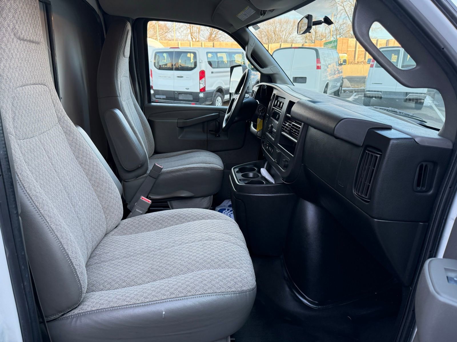 Used 2018 GMC Savana 3500 w/ Power Convenience Package image 7