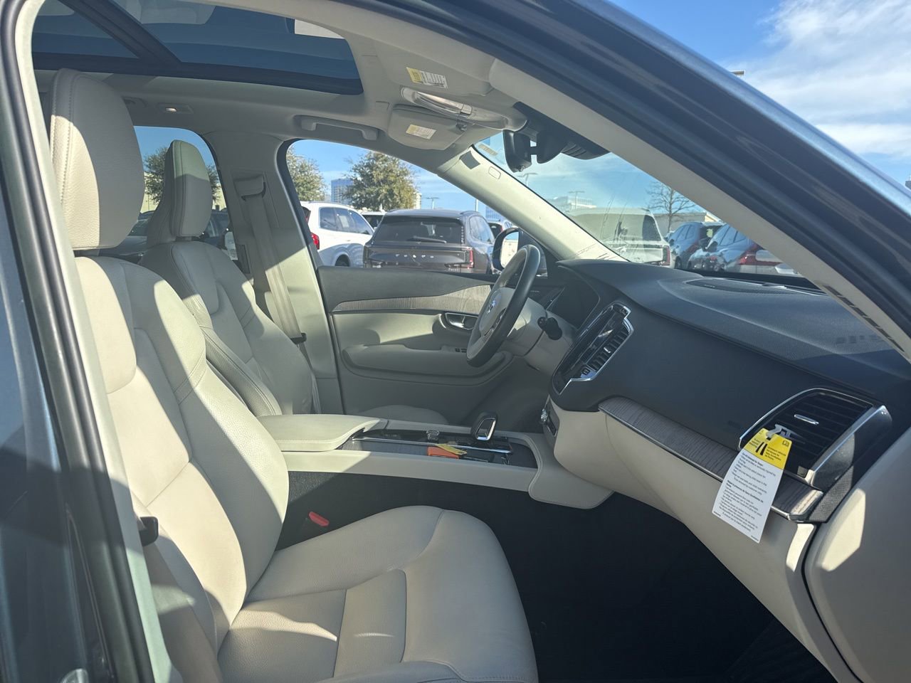 Certified 2023 Volvo XC90 B6 Plus w/ Protection Package Premier image 9