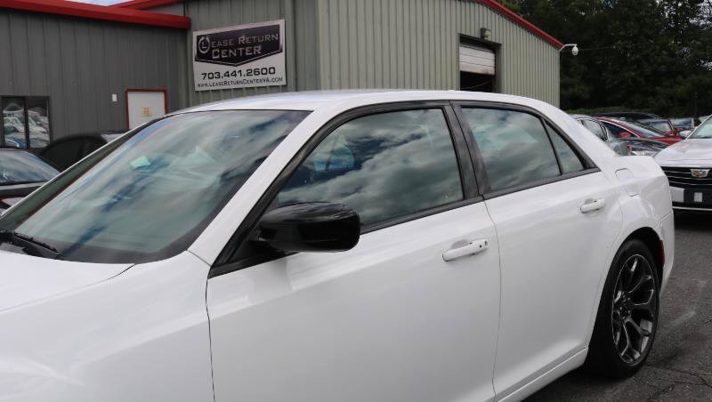 Used 2018 Chrysler 300 Touring w/ Sport Appearance Package RWD image 3