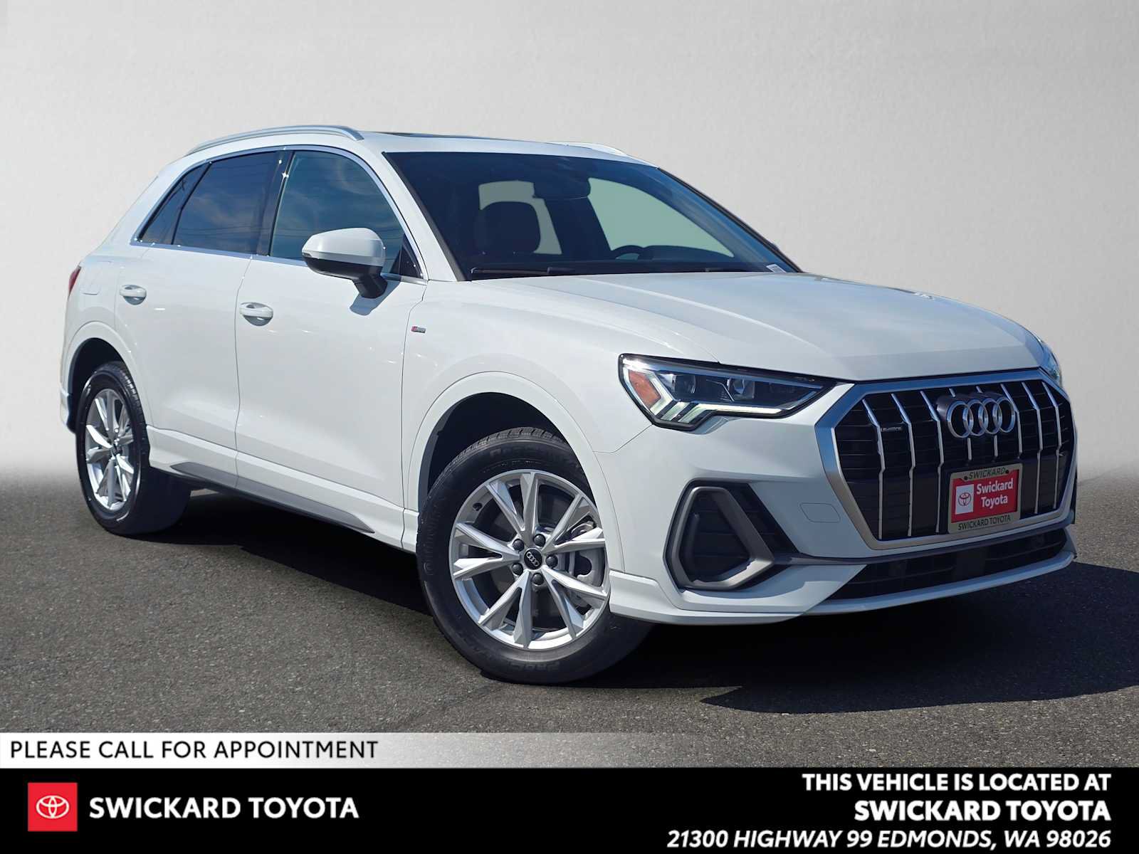 Used 2023 Audi Q3 2.0T Premium Plus w/ Premium Plus Package AWD/4WD image 1