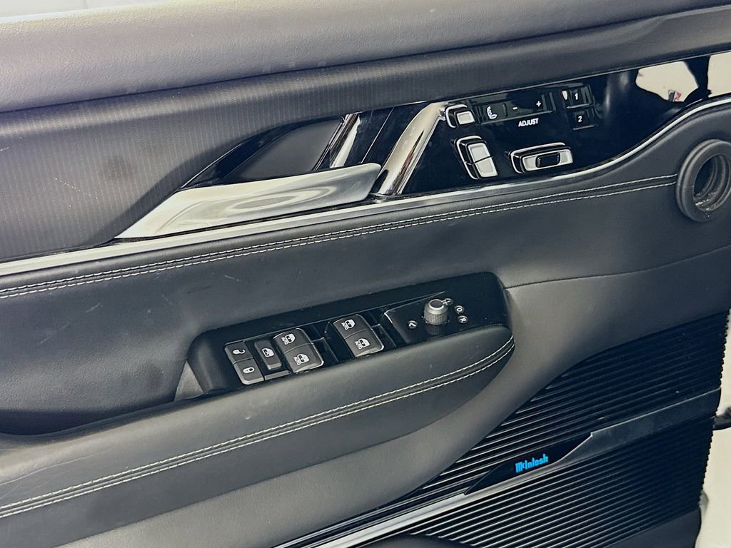 Used 2024 Jeep Grand Wagoneer L Series II w/ Quick Order Packagew 28T image 18