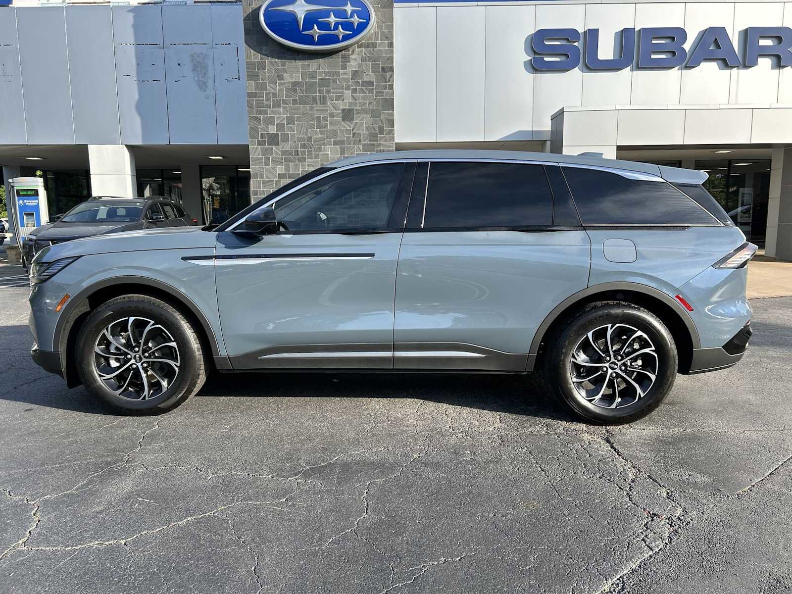 Used 2026 Lincoln Nautilus Premier w/ Equipment Group 102A AWD/4WD video 2
