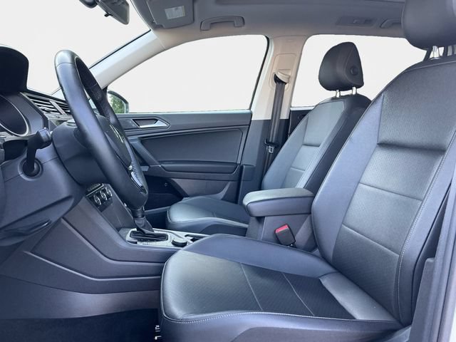 Used 2020 Volkswagen Tiguan SE w/ Panoramic Sunroof Package AWD/4WD image 10