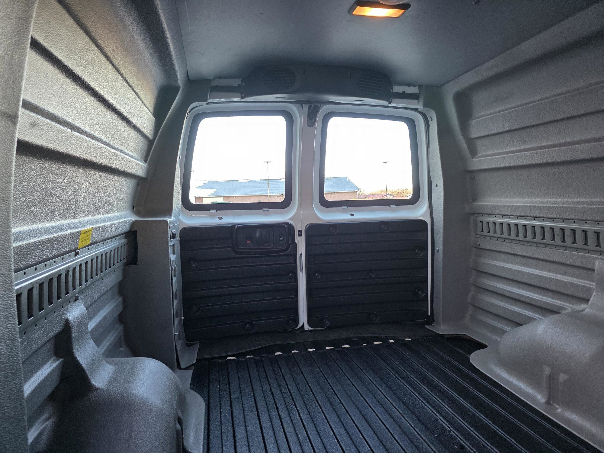 Used 2014 Chevrolet Express 1500 AWD image 5