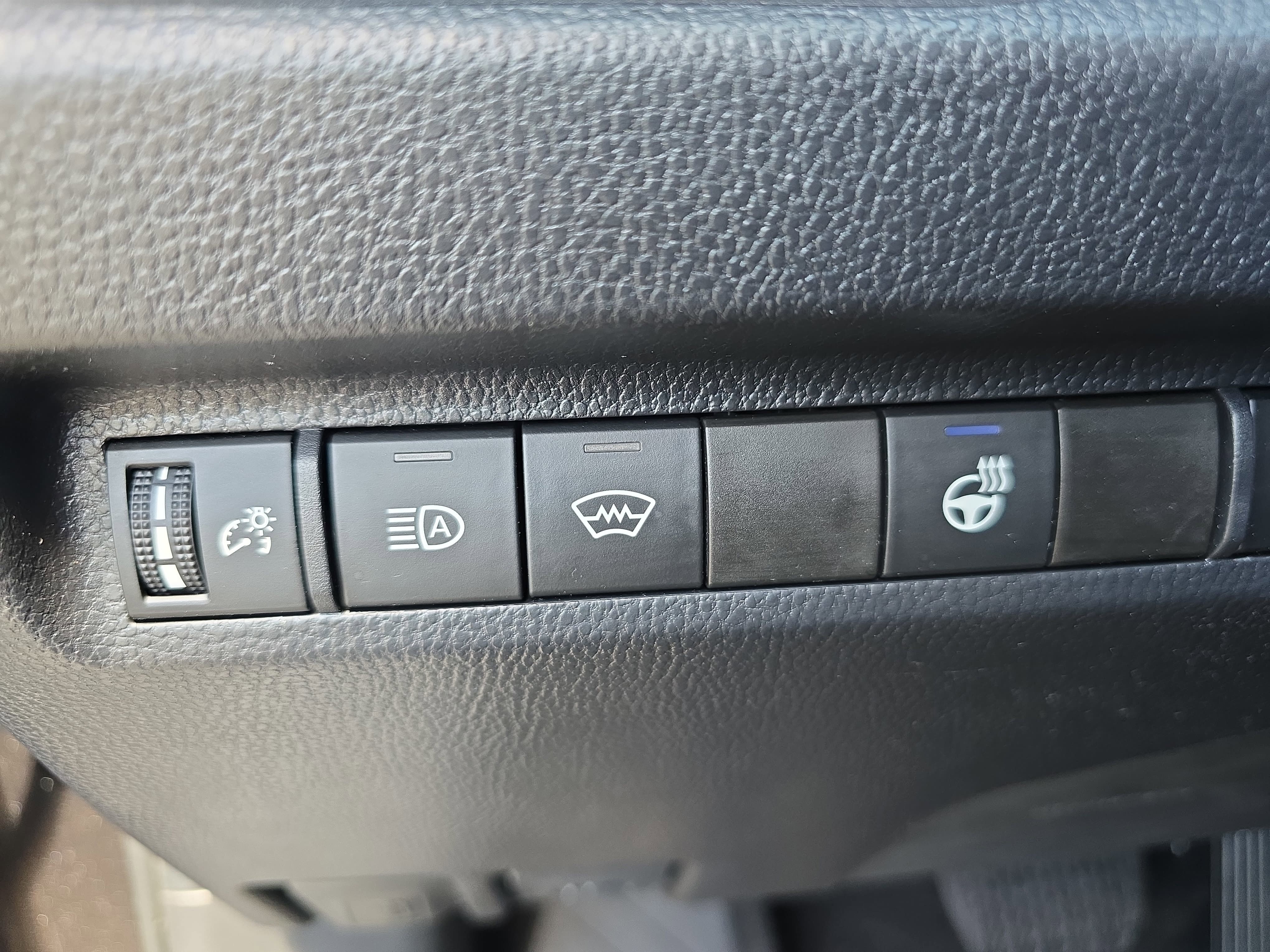 Used 2023 Toyota RAV4 XLE Premium FWD image 27
