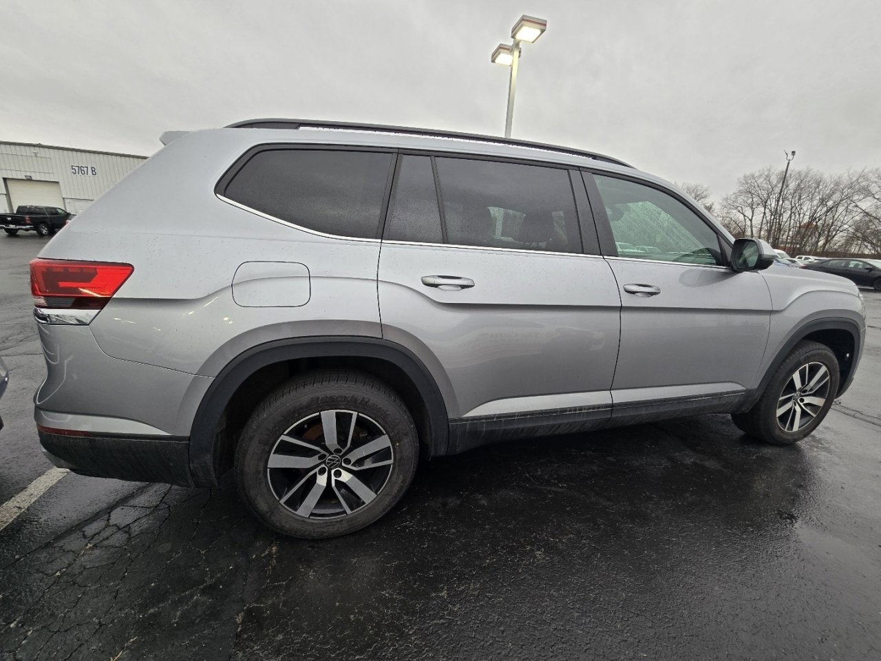 Used 2023 Volkswagen Atlas SE image 8
