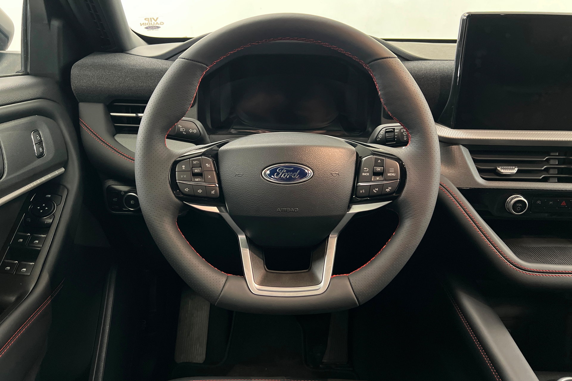 Used 2026 Ford Explorer ST-Line w/ ST-Line Street Pack AWD/4WD image 12