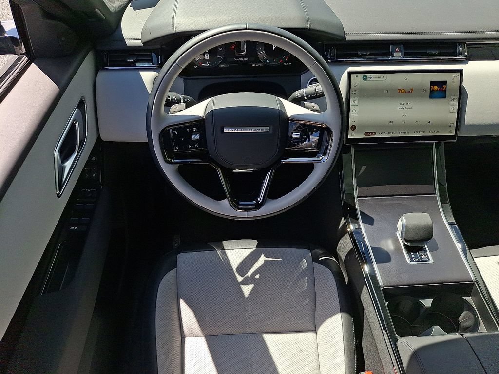 Used 2026 Land Rover Range Rover Velar Dynamic SE AWD/4WD image 11