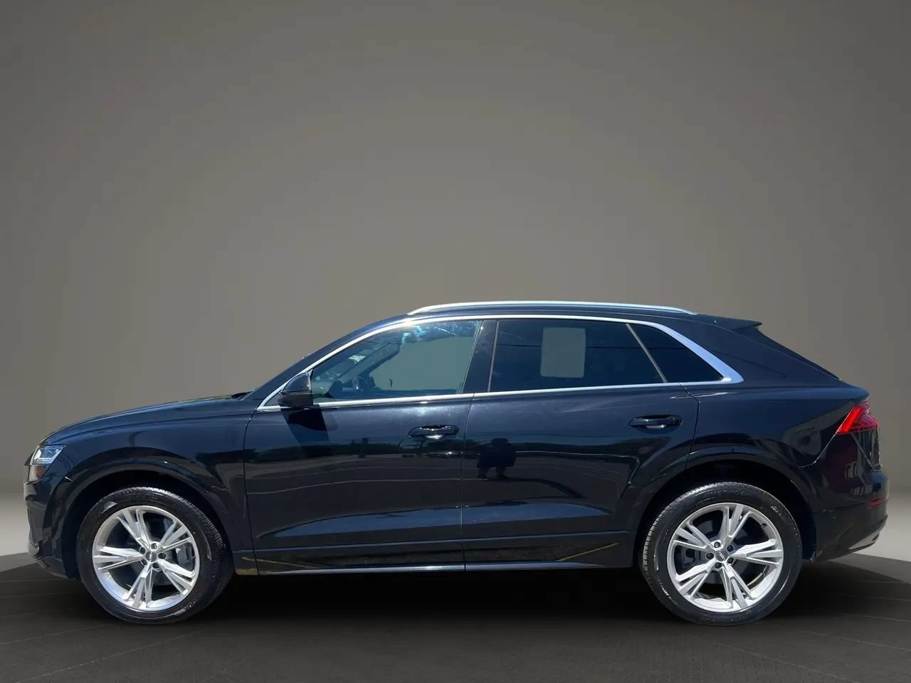 Used 2019 Audi Q8 Premium Plus AWD/4WD image 8