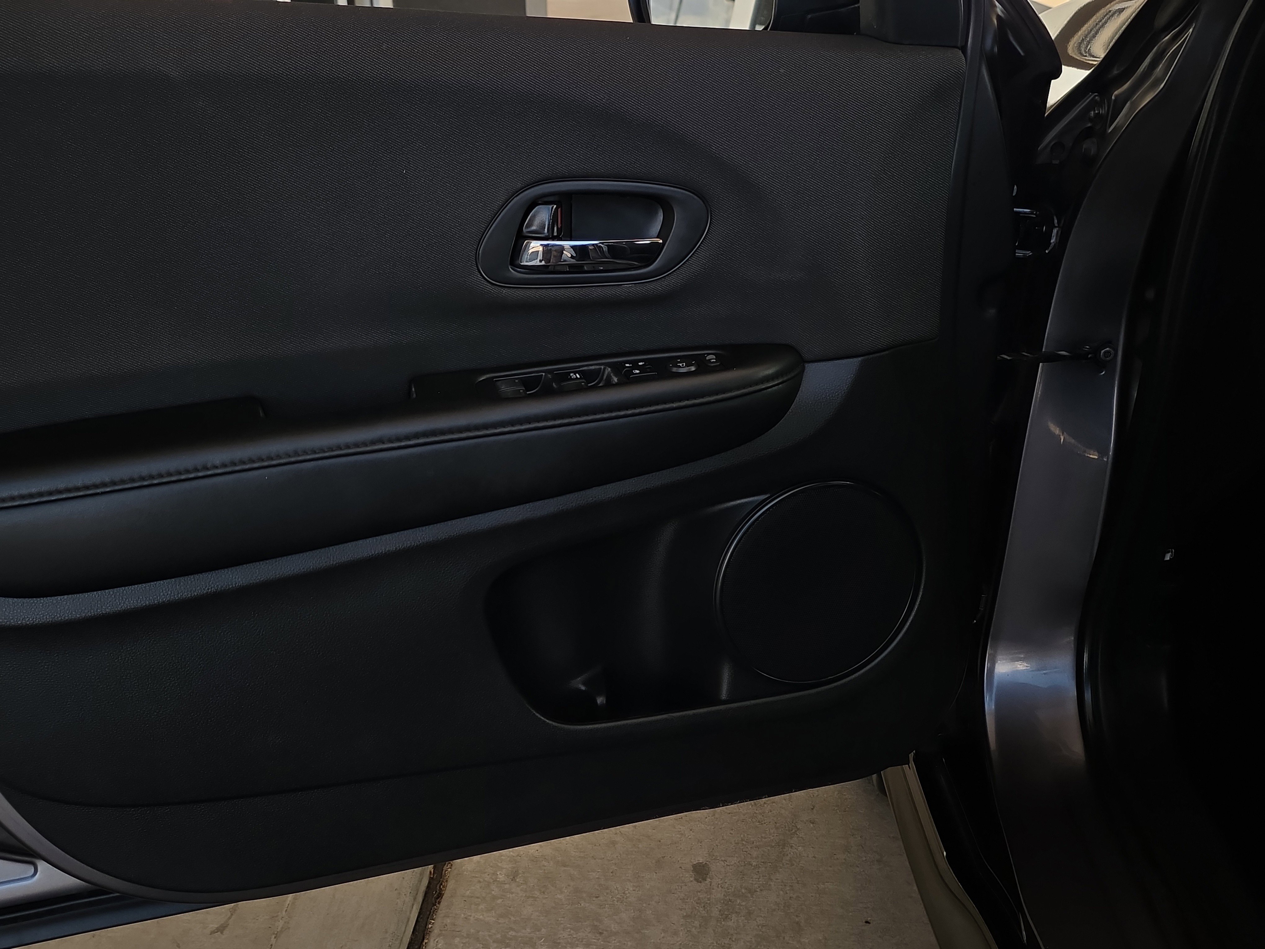 Used 2020 Honda HR-V Sport image 6