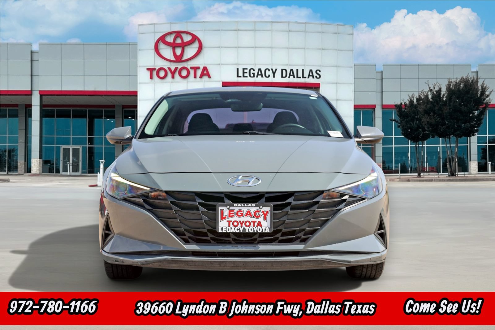 Used 2023 Hyundai Elantra SEL w/ Cargo Package FWD image 5