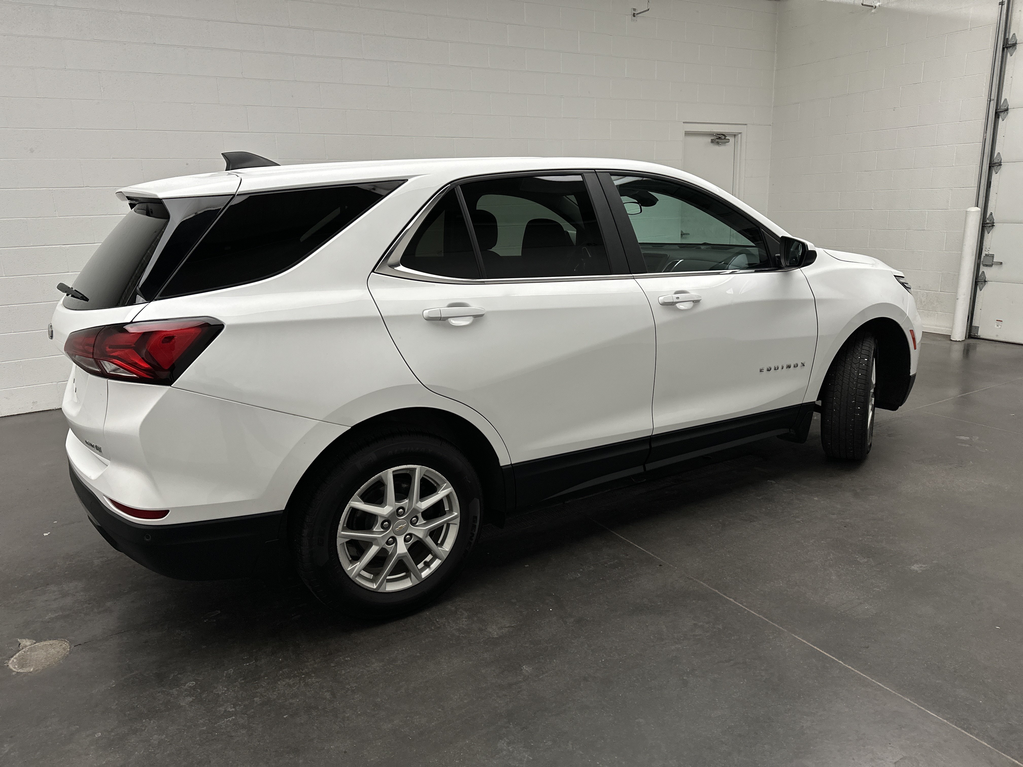 Used 2023 Chevrolet Equinox LT w/ LPO, Floor Liner Package AWD/4WD image 10