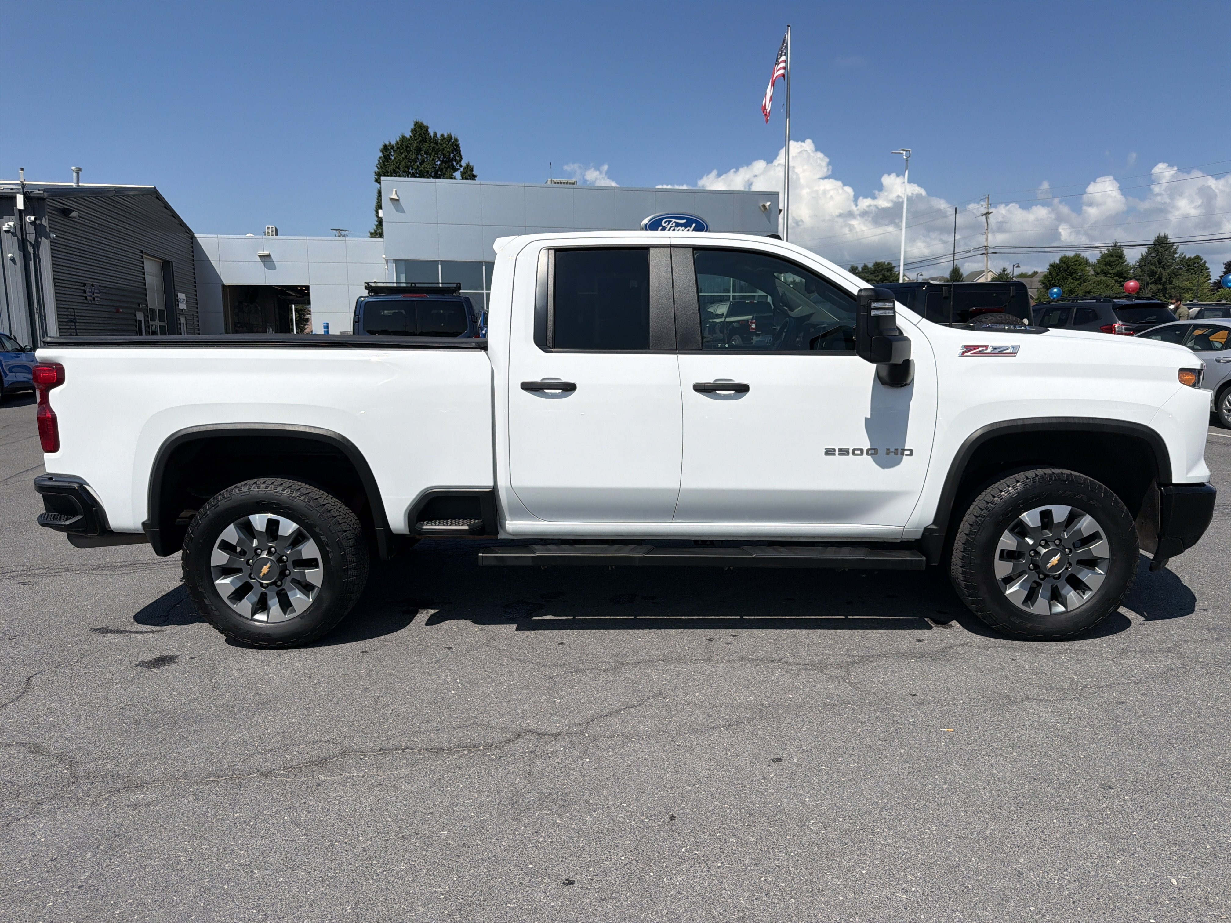 Used 2024 Chevrolet Silverado 2500 Custom w/ Custom Value Package AWD/4WD image 2