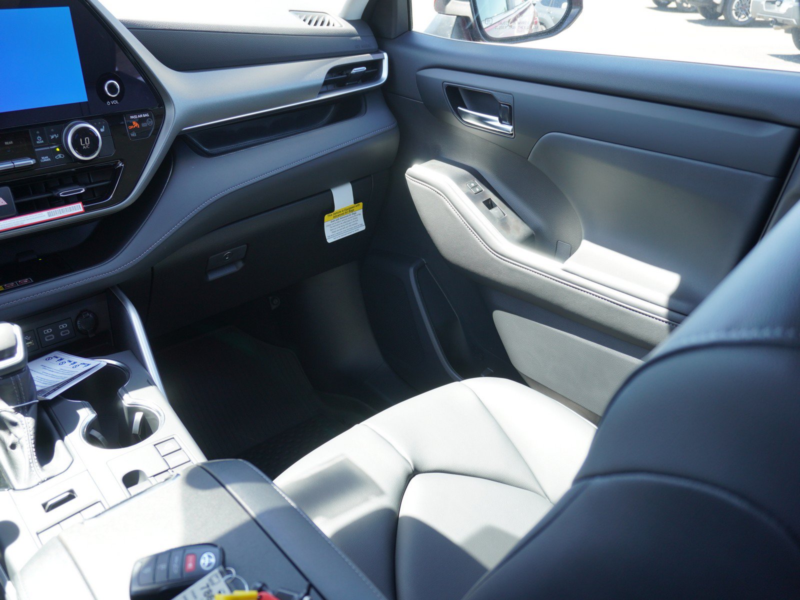 New 2026 Toyota Highlander XLE AWD/4WD image 17