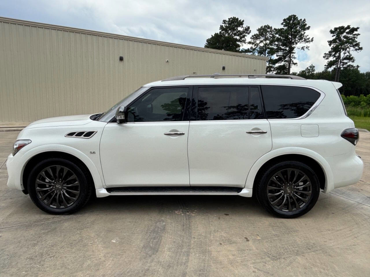 Used 2016 INFINITI QX80 Limited image 5