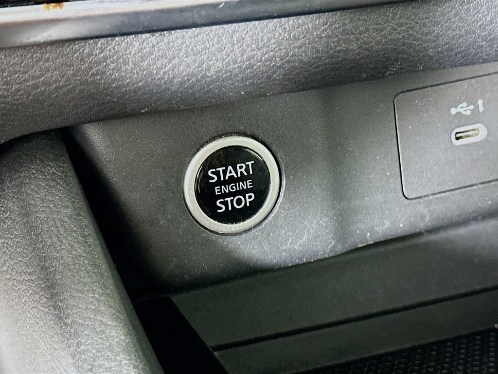 Used 2021 Nissan Rogue SV AWD/4WD image 19