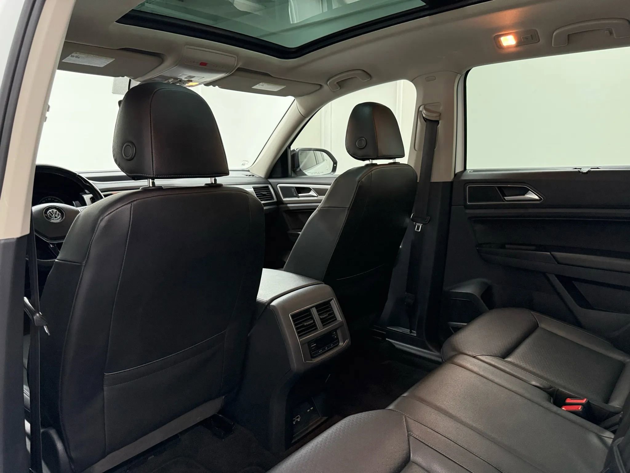 Used 2018 Volkswagen Atlas SEL image 12