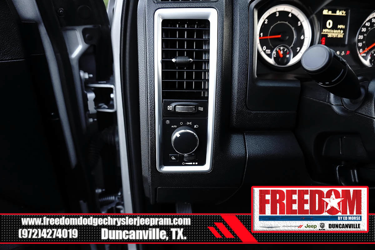 Used 2024 RAM 1500 Classic SLT AWD/4WD image 27