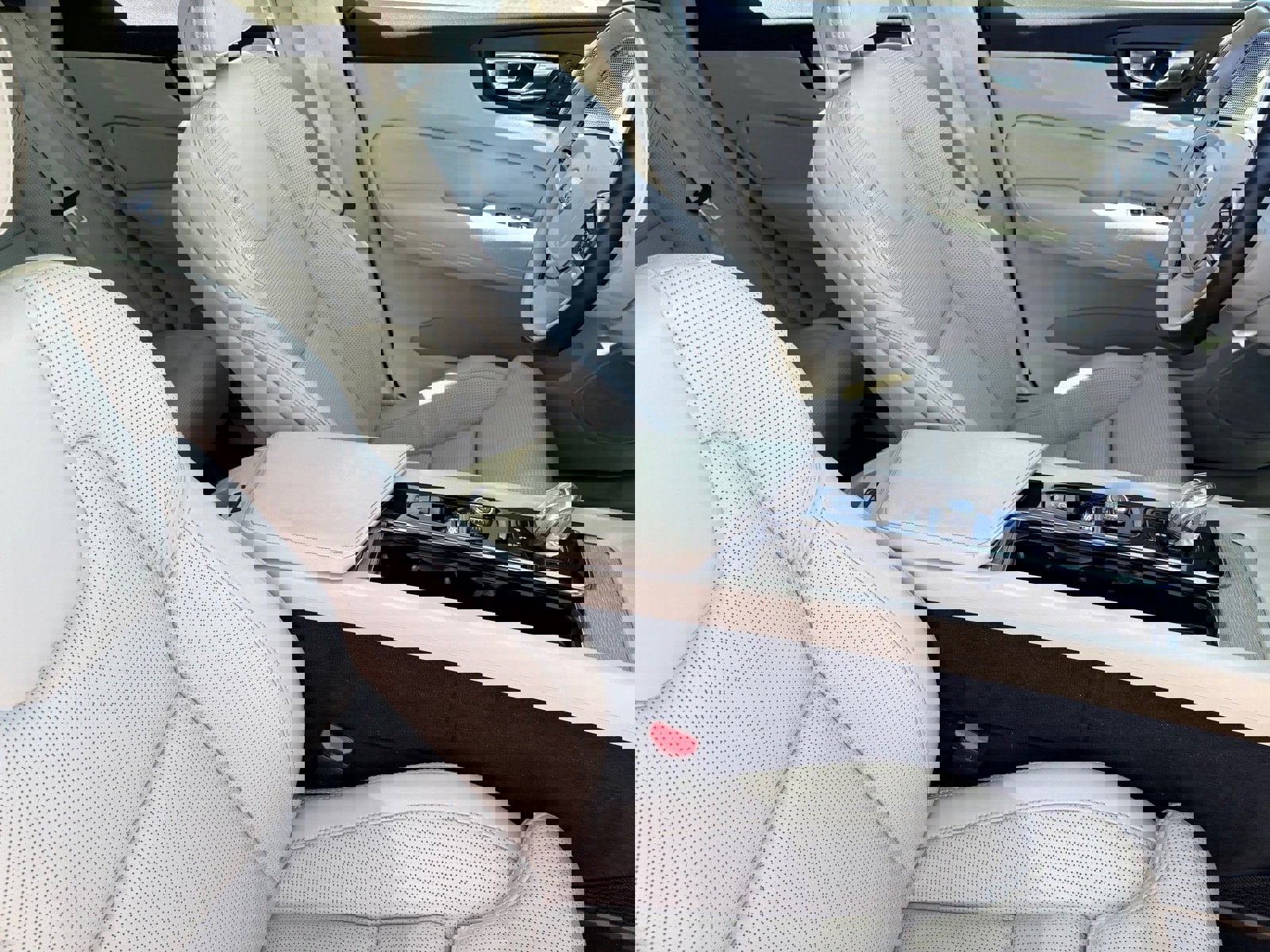 Used 2018 Volvo XC60 T8 Inscription image 30